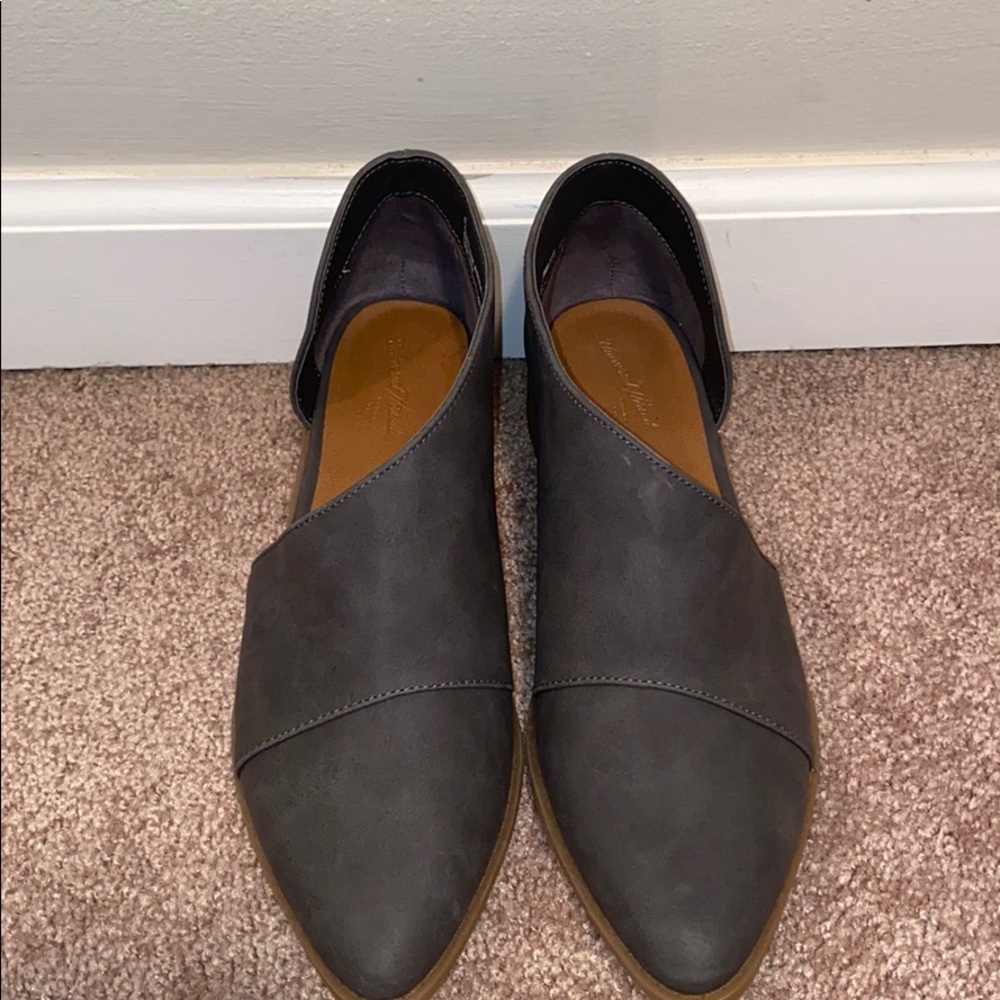❄️Universal Thread Size 6 Flats❄️